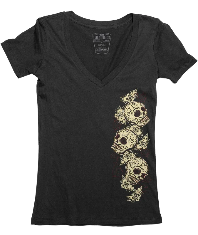 The TRES SKULLS V-Neck Tee