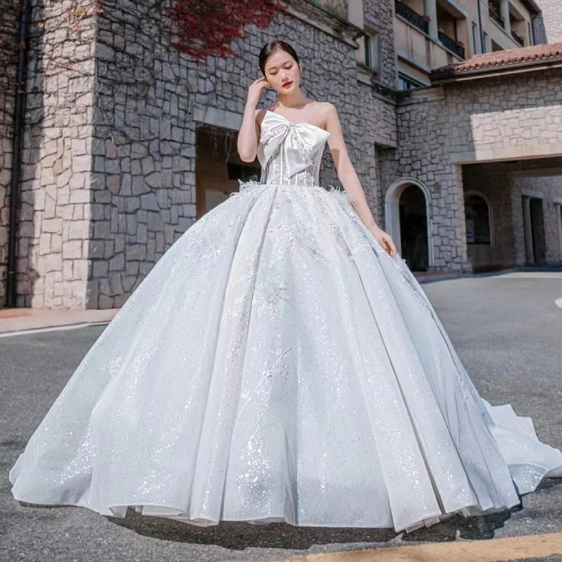 Big Puffy Skirt Ball Gown Strapless Wedding Dresses for Outdoor